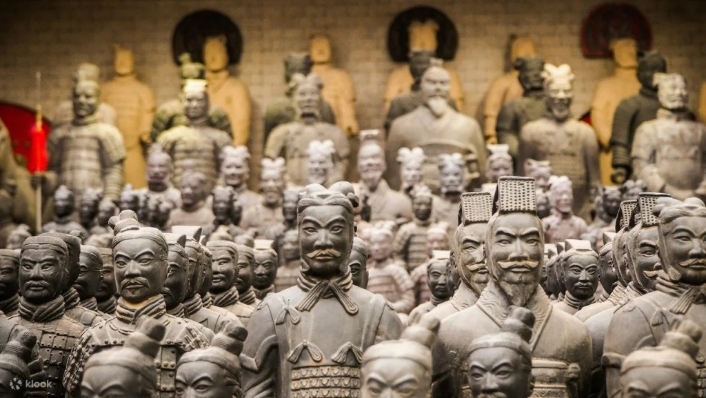 香港歷史博物館正舉行「天下一統 — 陝西秦漢文明展」,展覽精選超過百套珍貴文物,當中亦包括了秦始皇帝兵馬俑,展覽直到下月7日。 香港歷史博物館正舉行「天下一統 — 陝西秦漢文明展」,展覽精選超過百套珍貴文物,當中亦包括了秦始皇帝兵馬俑,展覽直到下月7日。
