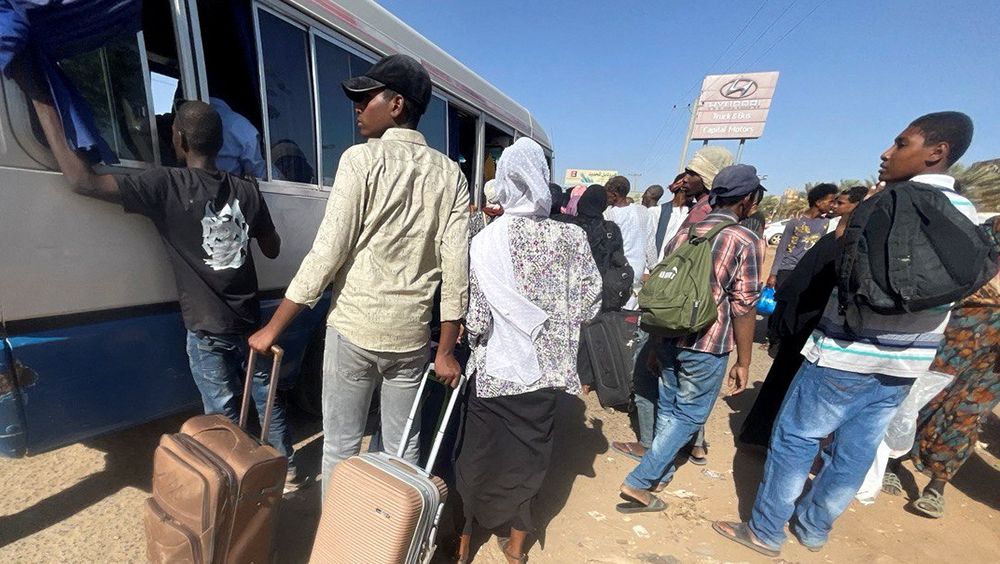 蘇丹內亂，世界衛生組織表示，連日衝突造成近300人死亡，超過3000人受傷。AP
