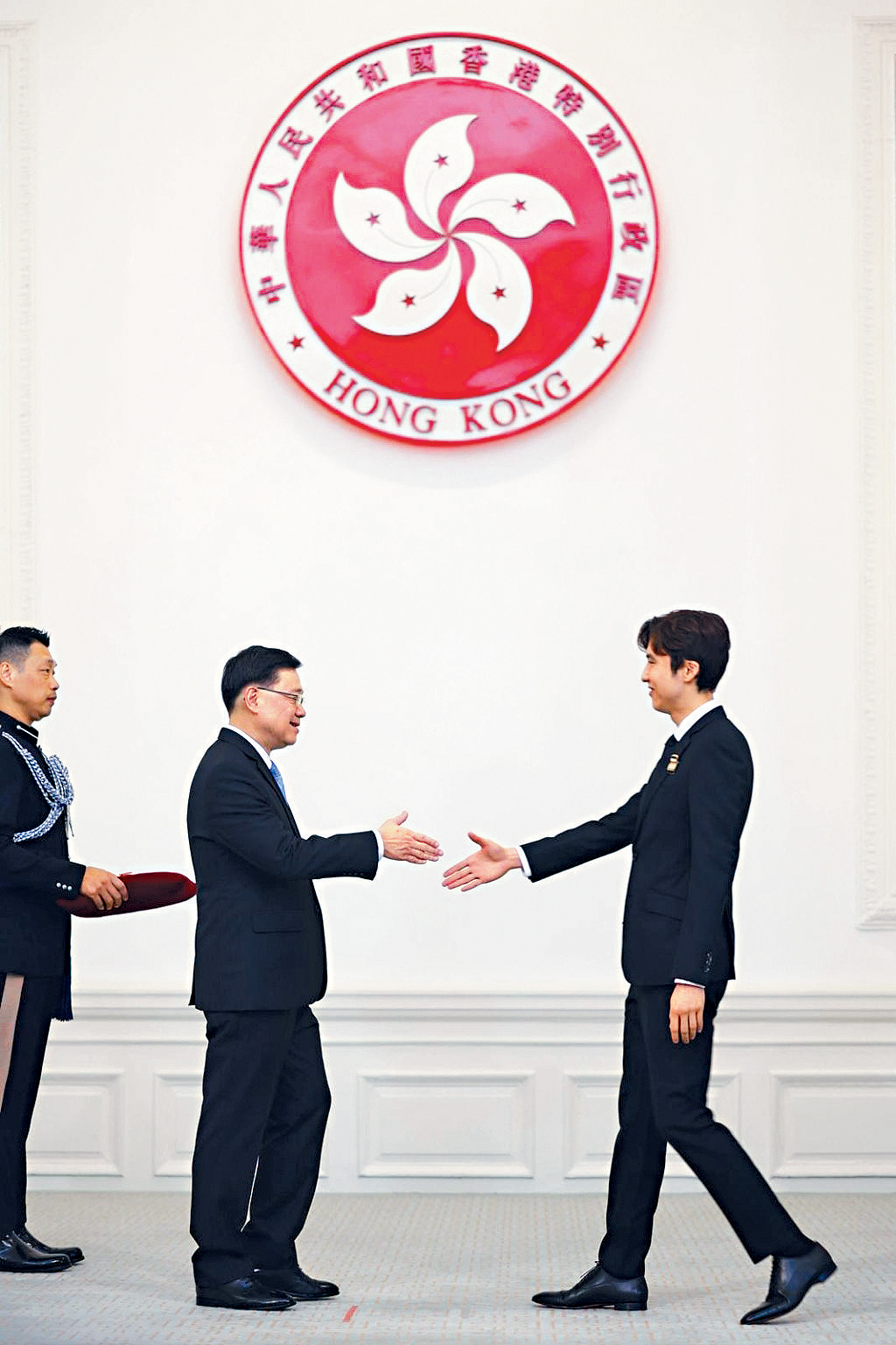 星島新聞集團主席蔡加讚獲金紫荊星章。