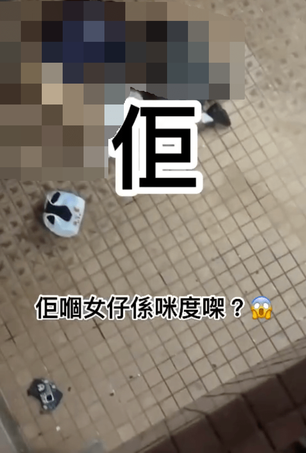 街坊向少年問及少女的情況。網上片段截圖