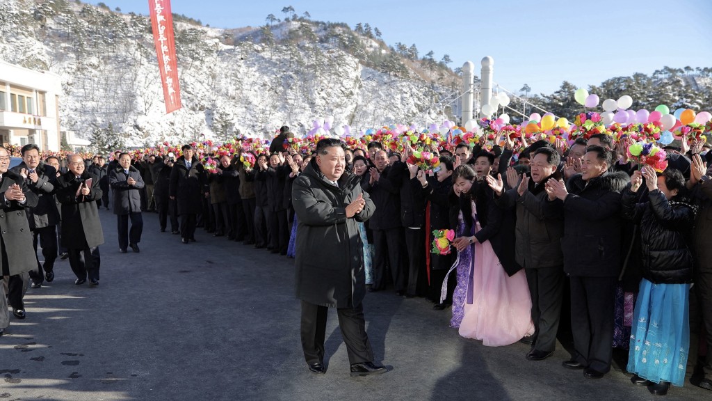 北韩温堡劳动者休养所竣工，金正恩剪彩。 路透社