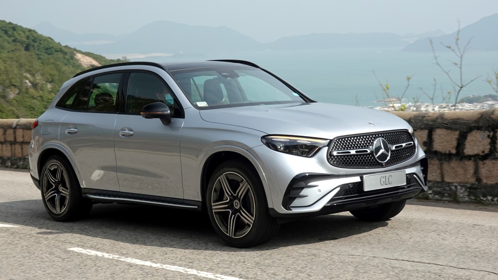 ●全新GLC300 4Matic配用2公升直四Turbo引擎連48V EQ Boost混能系統,行車反應十分爽快順暢。
