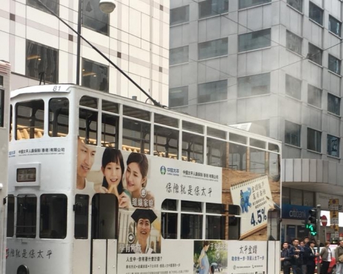 中環有電車冒煙。王康圖片