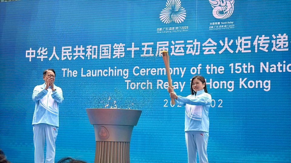 她表示非常榮幸，出席香港賽區火炬傳遞的點火和收火禮，負責從聖火護衞手中接過聖火，然後點燃聖火盤。