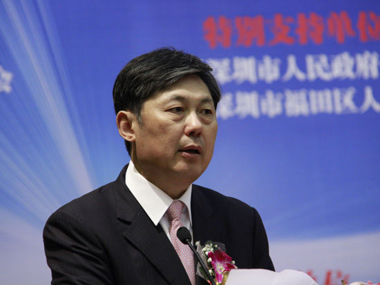 盛斌在2015年辦理提前退休。