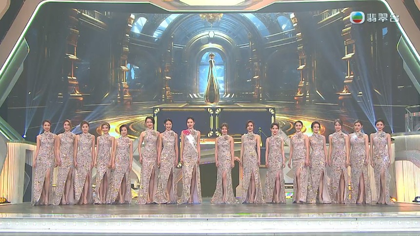 佳麗們穿上旗袍亮相。