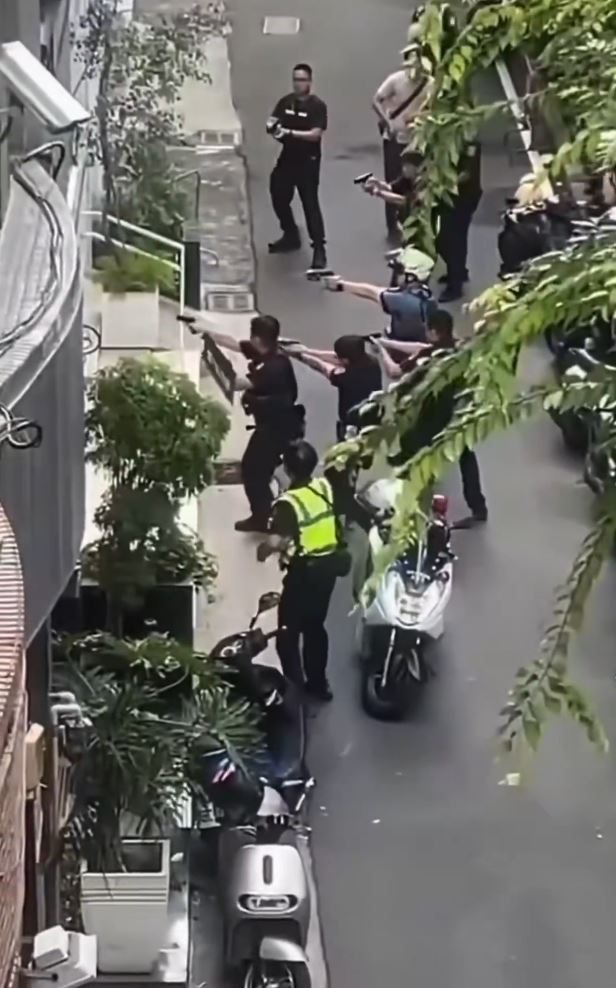 陽明交大教授持刀斬殺連襟後與警對峙。Threads@chen_hua888