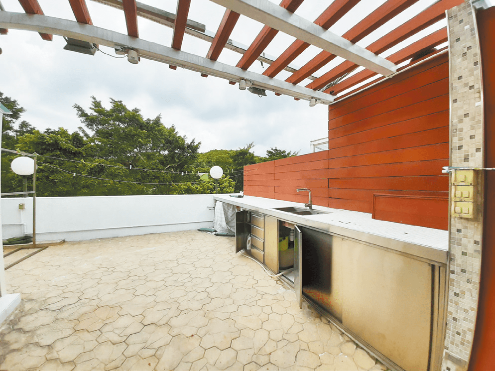 放盤設天台，戶外空間充足，住戶可任意加添戶外家具。