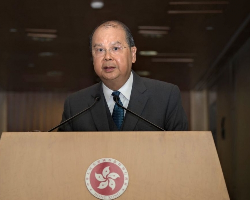 张建宗会见传媒。