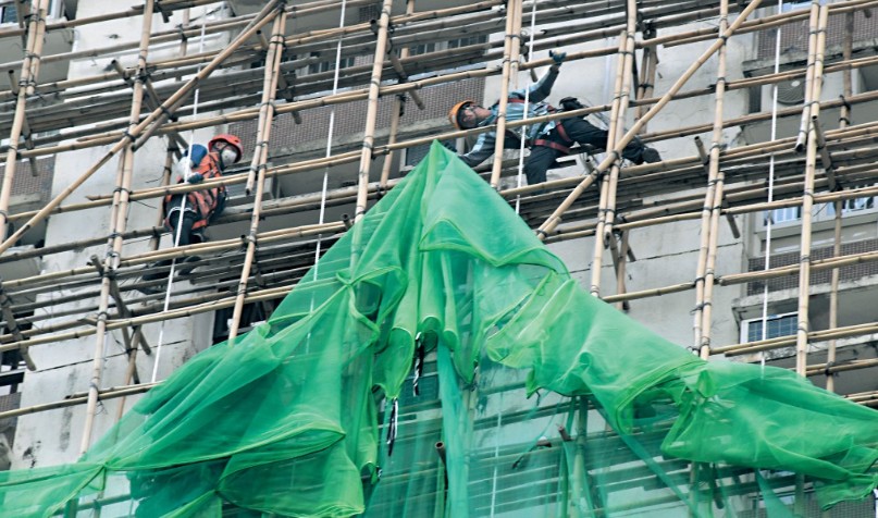 優先供應給即將完工的承建商，有助他們趕及農曆新年前完成工程並拆卸棚架。資料圖片