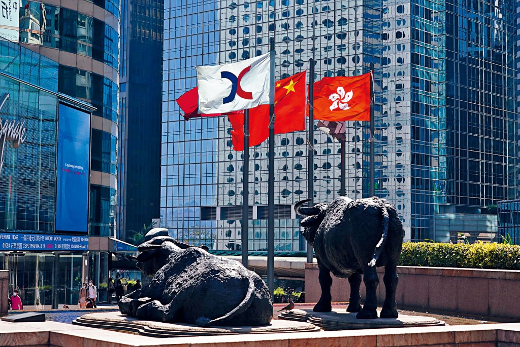 上周美股反彈,科技股走勢改善,帶挈港股出現反彈,全周累升430點或1.5%。