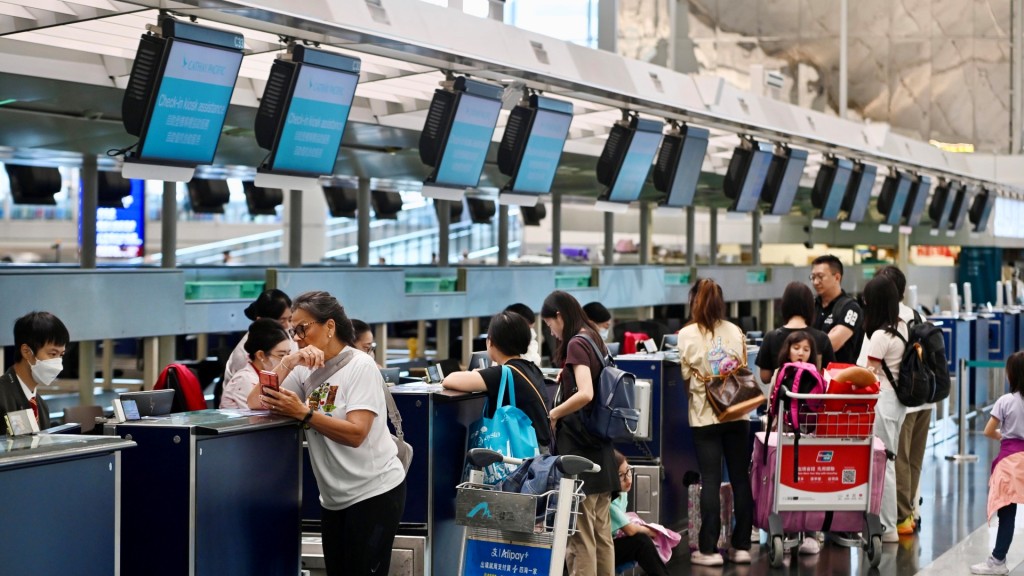 8月1日單日客運量突破210000人次,創下今年夏季旅遊高峰期最高單日紀錄。資料圖片 8月1日單日客運量突破210000人次,創下今年夏季旅遊高峰期最高單日紀錄。資料圖片
