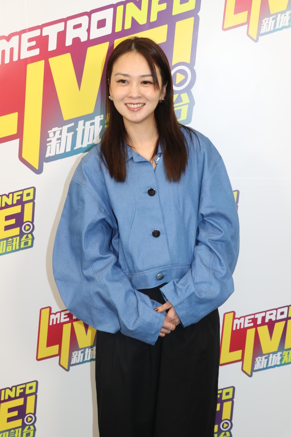 張紋嘉話好耐冇搵黎美言。 張紋嘉話好耐冇搵黎美言。
