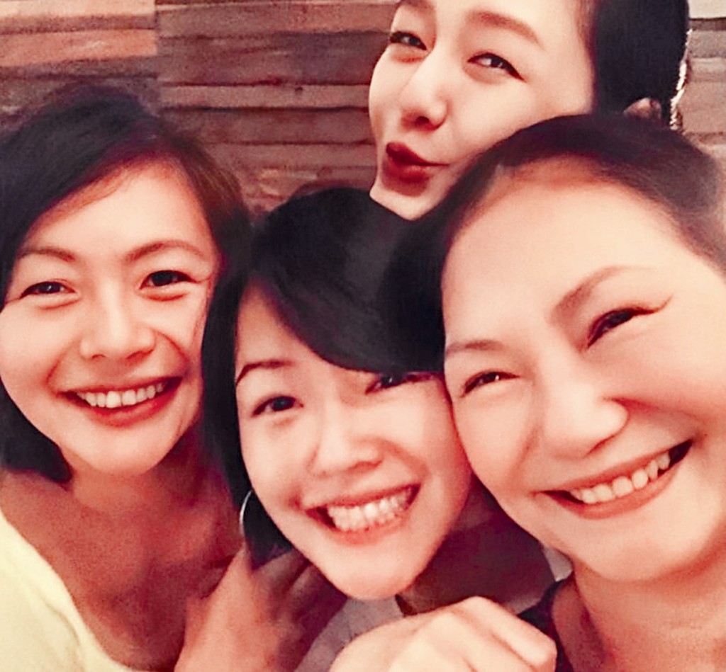 S媽獨自湊大3位女兒，感情深厚，大S的離世對她打擊極大。