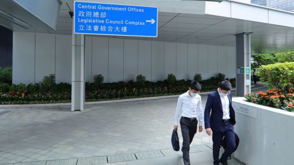 上年度近4000公僕辭職,按年急增一倍。資料圖片