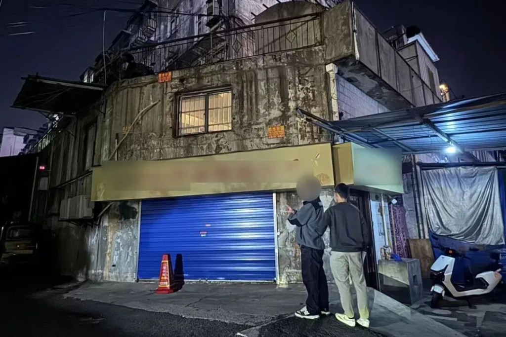 涉案男子將假千足金飾賣予多省店舖。極目新聞 涉案男子將假千足金飾賣予多省店舖。極目新聞