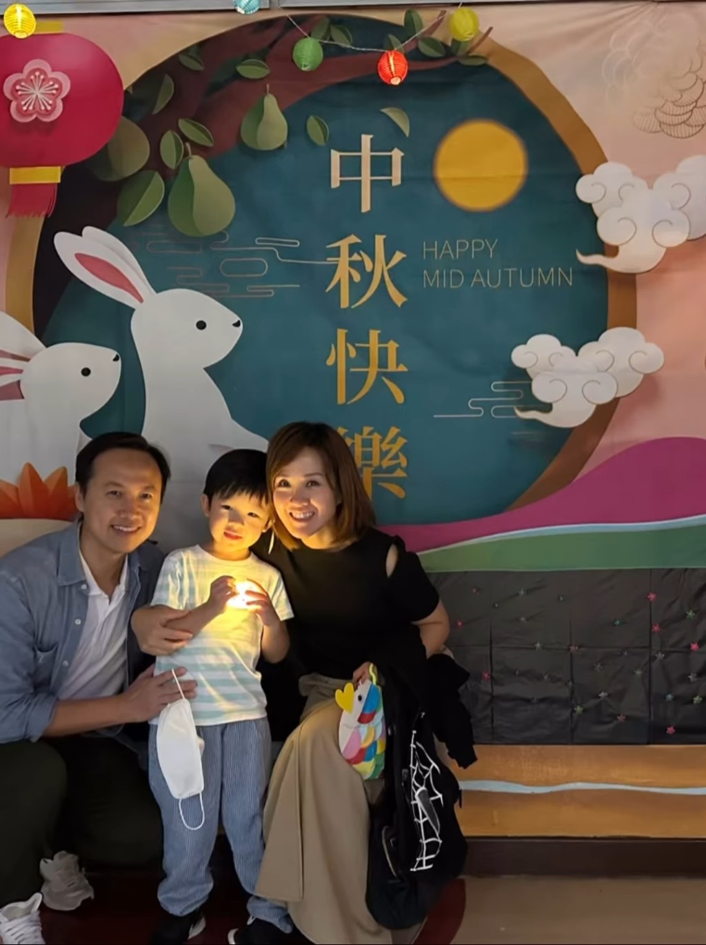 盤翠瑩經常低調晒一家三口的照片。 盤翠瑩經常低調晒一家三口的照片。