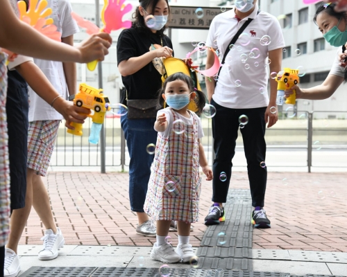 中小學幼稚園全面恢復面授課堂。