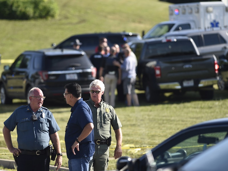 事後大批警員趕到現場。AP 