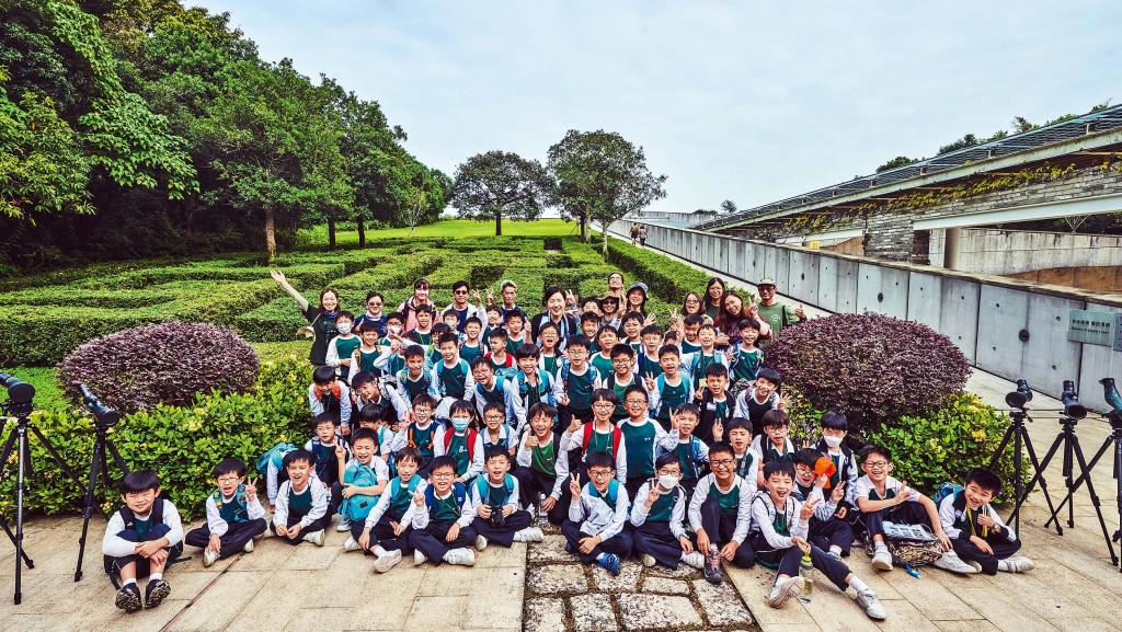 「AIA健康校园挑战赛2023/24」香港区冠军英华小学善用五万美元奖金优化「森林课程」。