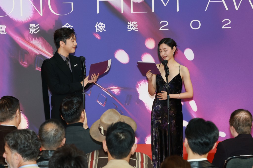 上月,卫诗雅宣布好友陈家乐争金像奖“最佳男主角”一刻,激动落泪。 上月,卫诗雅宣布好友陈家乐争金像奖“最佳男主角”一刻,激动落泪。