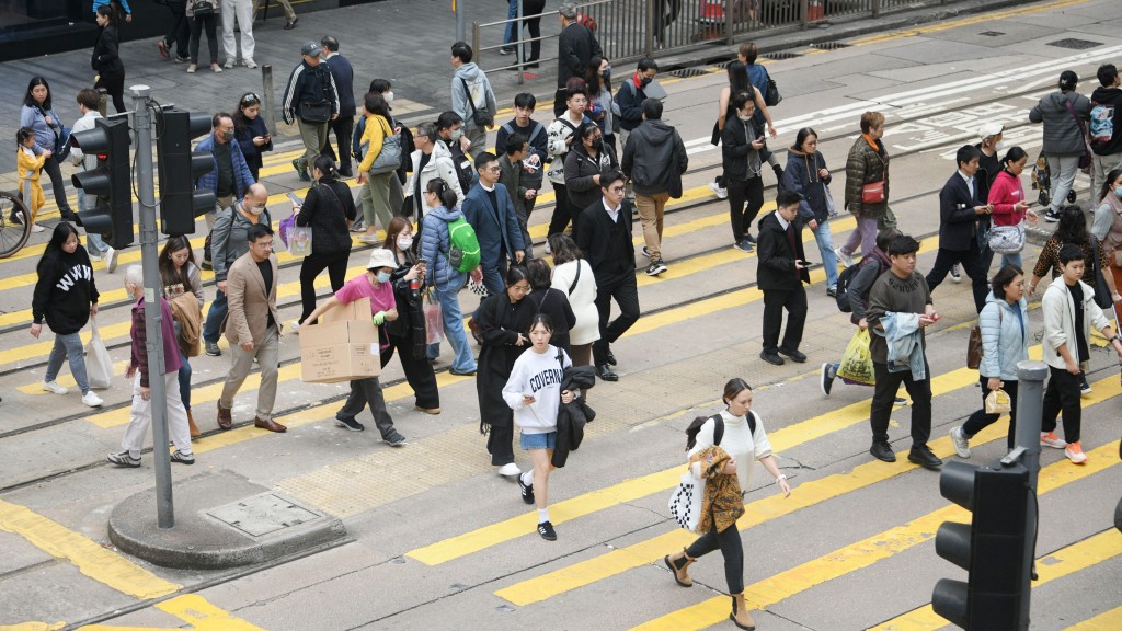 打工仔注意！强积金供款下限拟升至1.05万上限增至4万  林伟江：实施时间或需数年