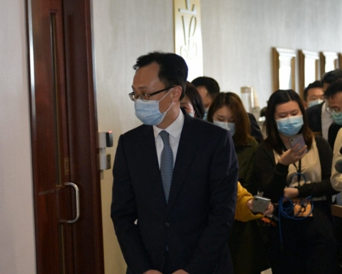 政制及內地事務局局長聶德權