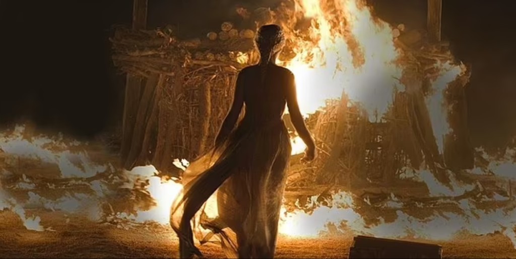 Patrick以Daenerys走進火中的名場面來開玩笑,不料卻玩出火!