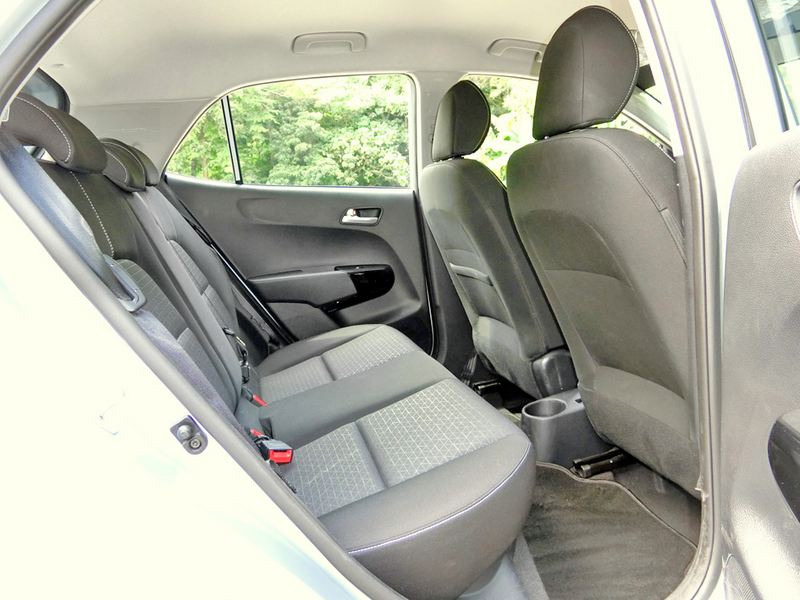 ●軸距延長了15mm，後排比上代稍闊。