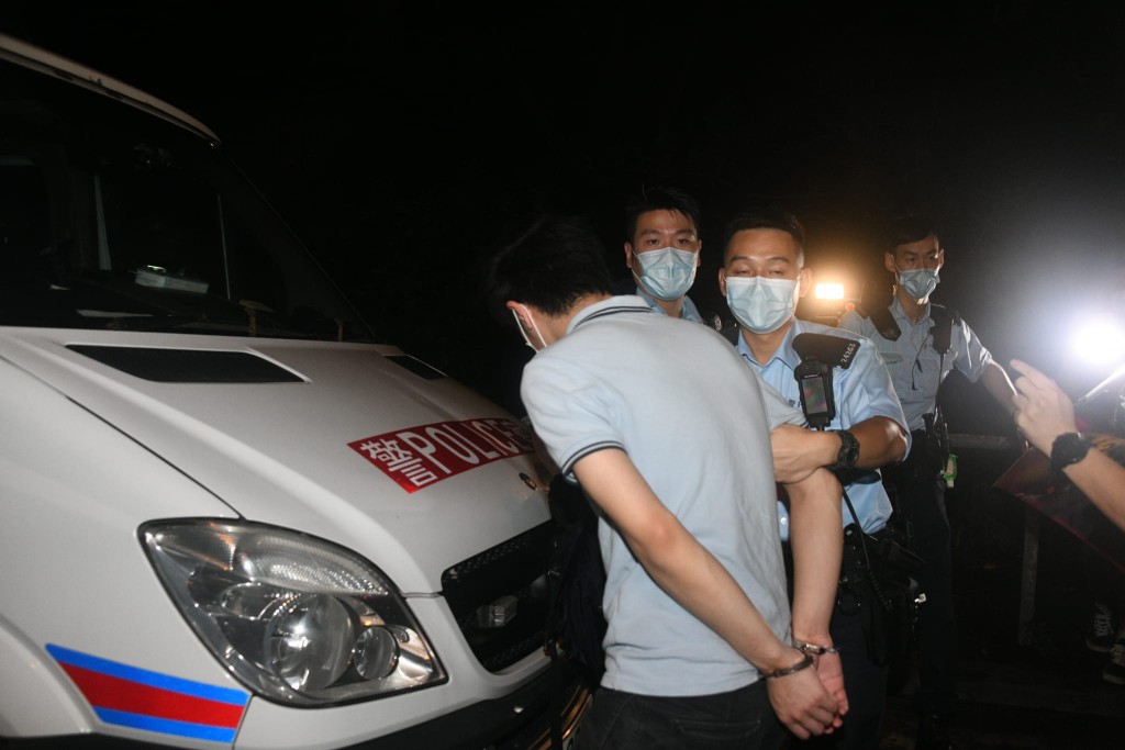 乘客被捕。
