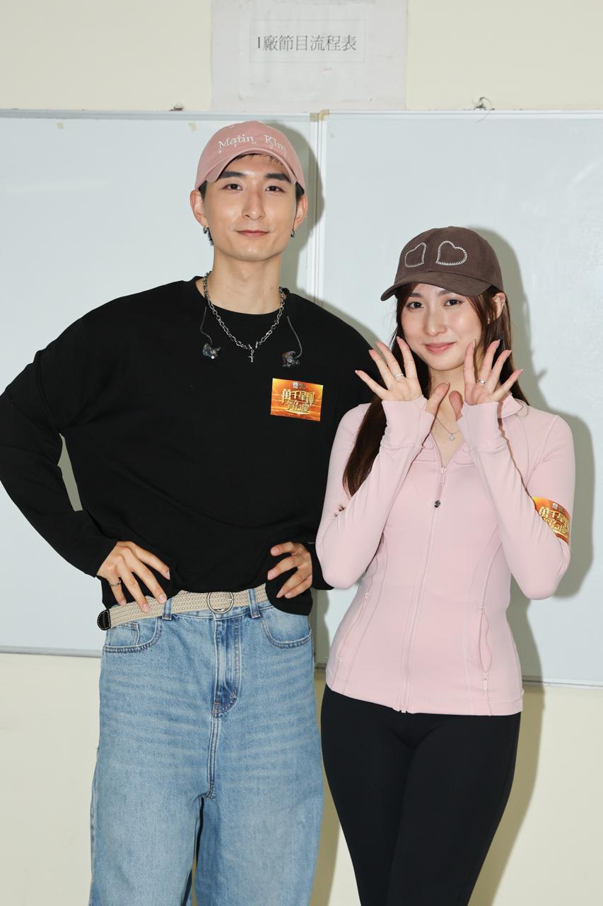 鍾柔美智買飛支持炎明熹音樂劇。 鍾柔美智買飛支持炎明熹音樂劇。