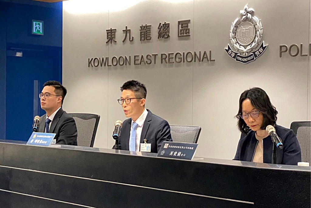 警方交代案情。 警方交代案情。