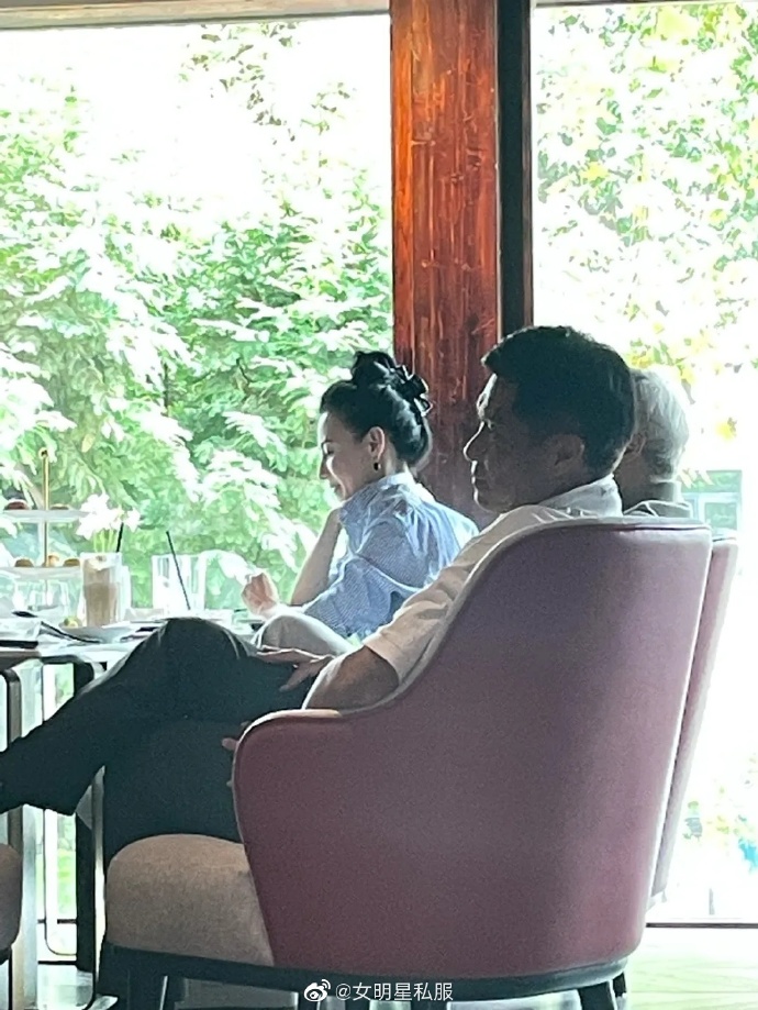 有網民話女仔要好似柏芝咁,夾起啲頭髮會好睇啲!