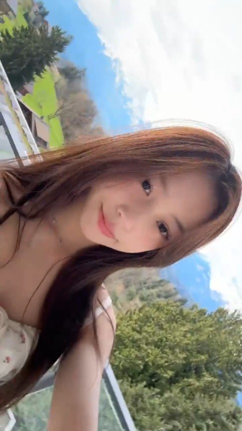 相片與真人似乎有些出入。
