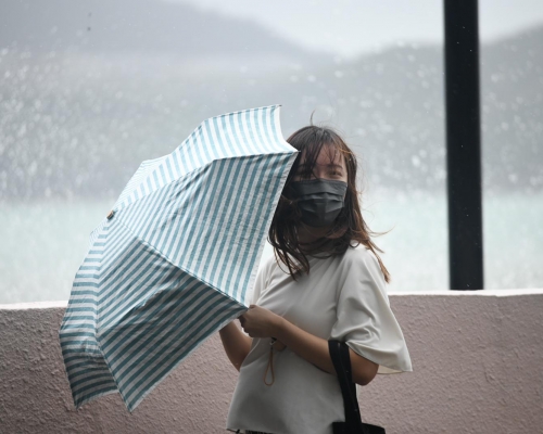 天文台在下午5時10分取消黃色暴雨警告信號。
