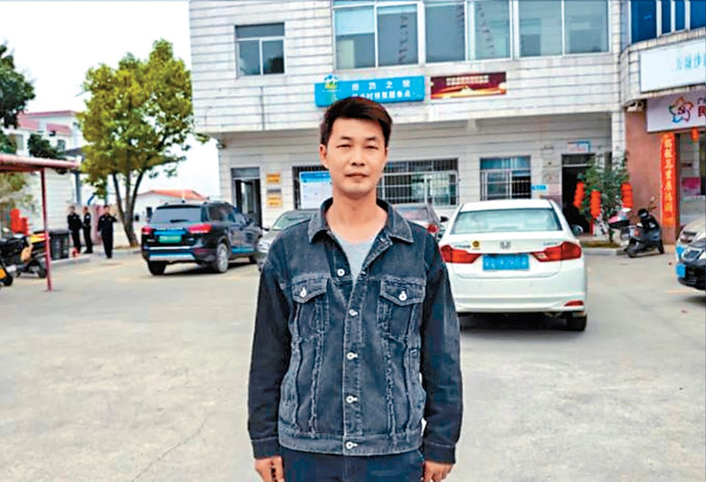 貨櫃車司機發現斷橋後，回頭並橫車阻攔後方車輛，行為獲網民大讚 。