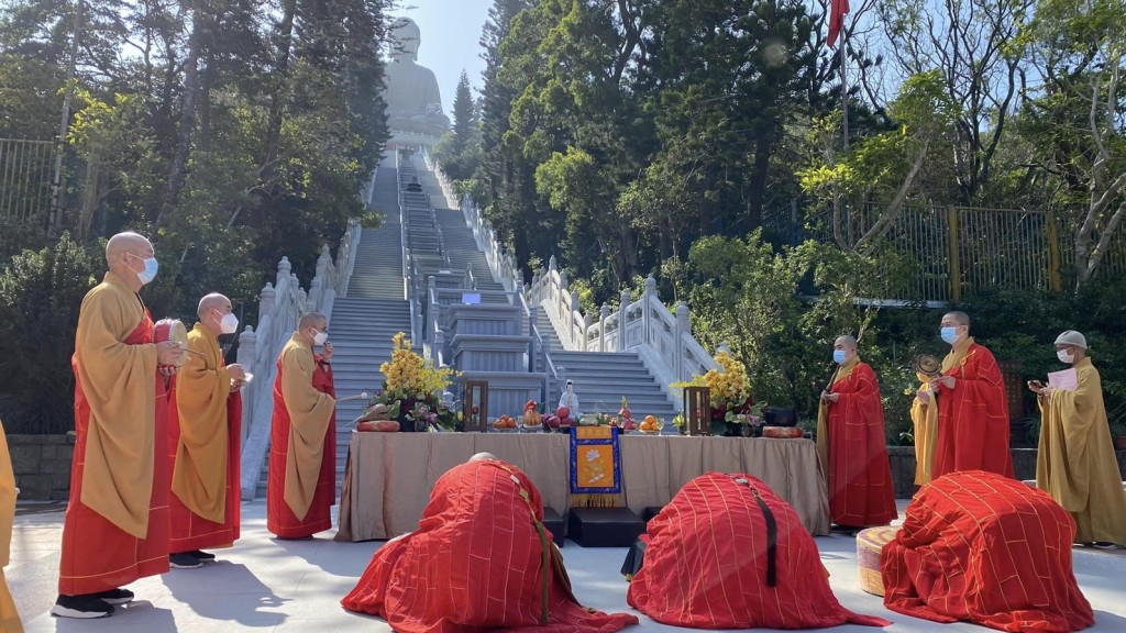 天壇大佛今午3時重開供公眾參拜。寶蓮寺FB