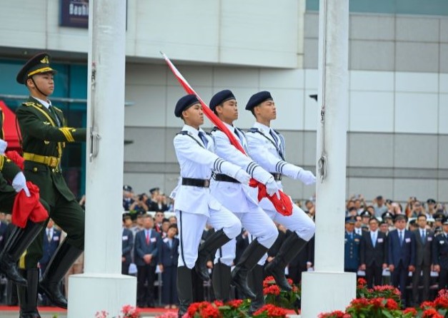 今年IDYL首次獲得五四旗手選拔亞軍，脫穎而出的隊員們踏上金紫荊廣場旗台，於該個別具意義的日子擔任區旗升旗手，完成隊員們的夢想，體驗一場完美的升旗禮