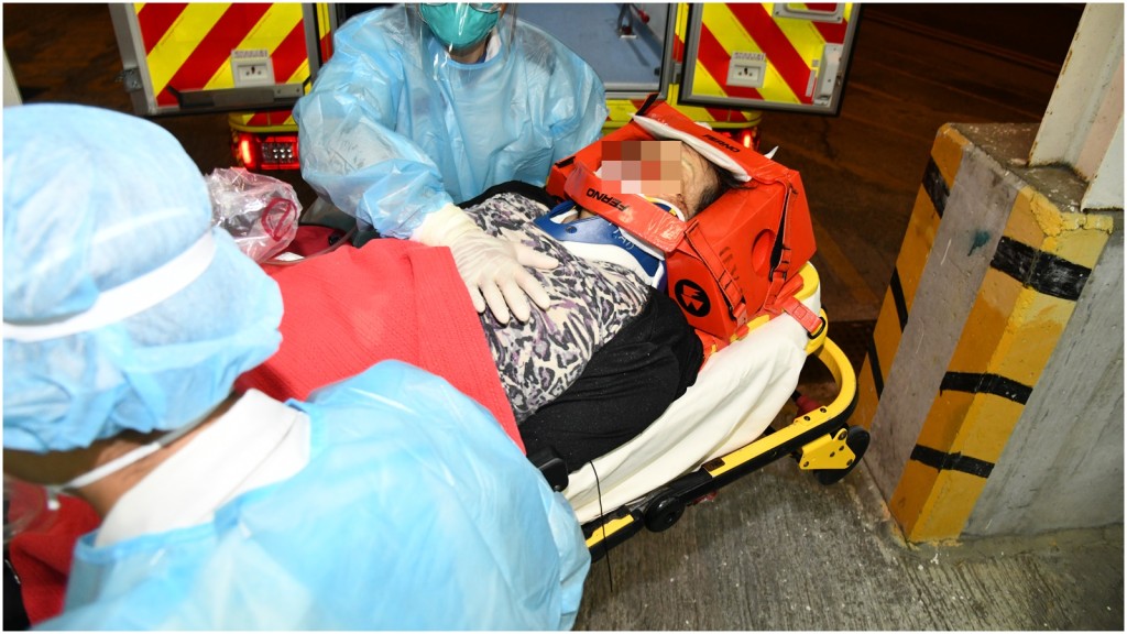 女事主昏迷送院不治。