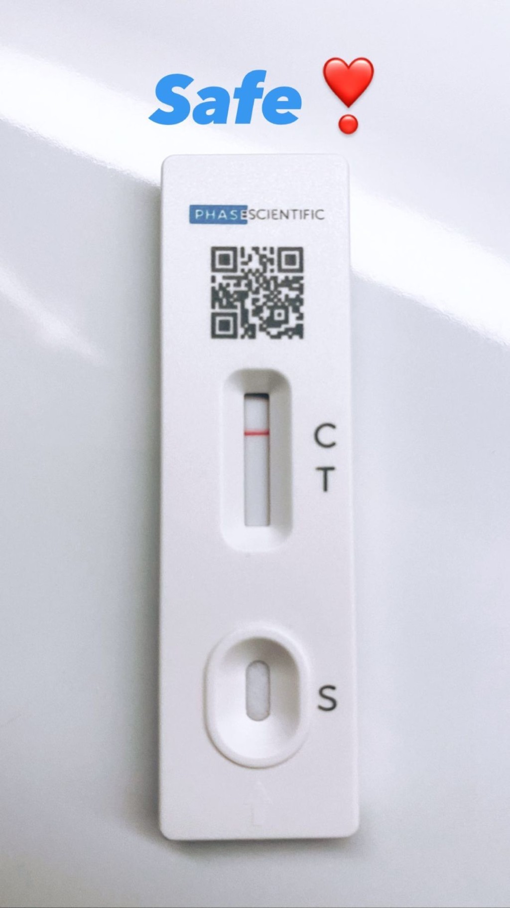 朱晨麗昨晚上載檢測結果呈陰性的照片報平安。
