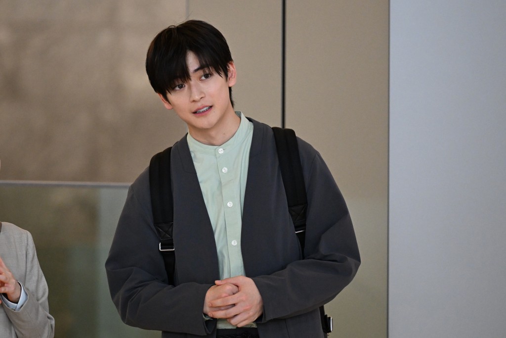 高橋文哉扮演的律師，被指跟姜泰伍十分相似。