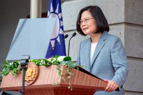 台灣總統蔡英文在就職演說強調不接受一國兩制、成立修憲委員會，未來兩岸關係料持續緊張。AP