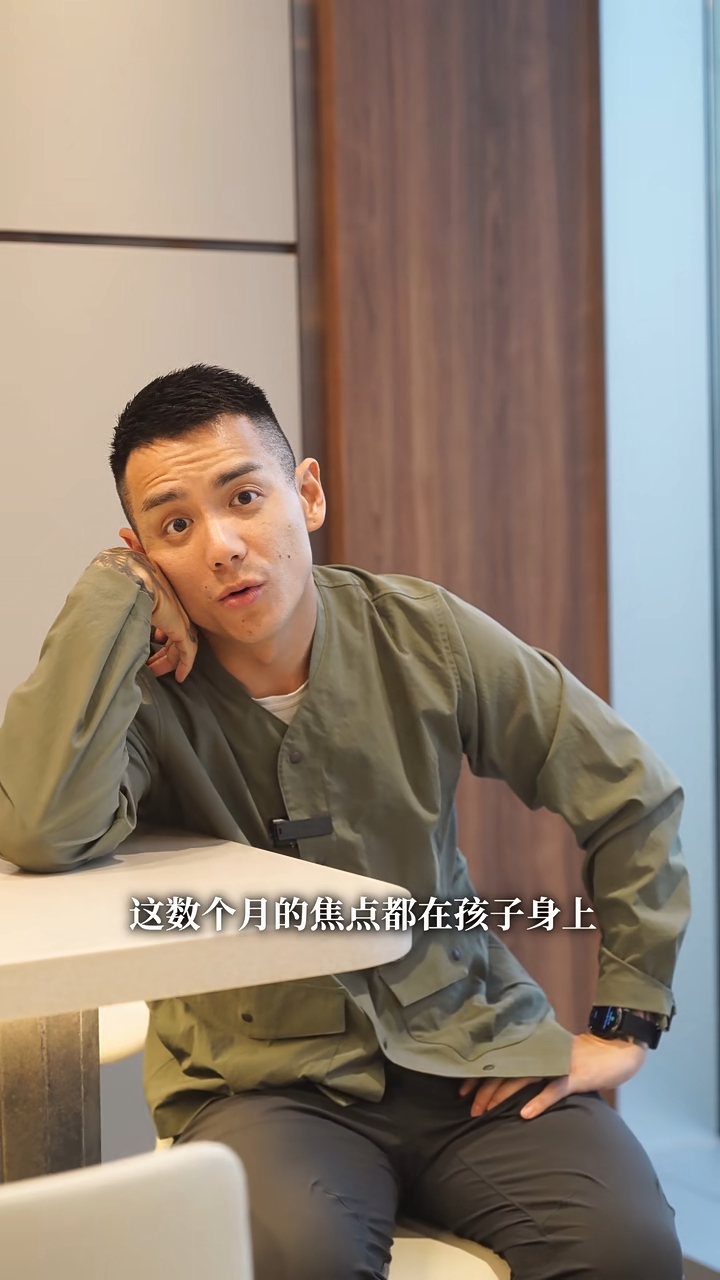 施雋賢轉型成為網紅,積極分享家庭生活與育兒心得。 施雋賢轉型成為網紅,積極分享家庭生活與育兒心得。