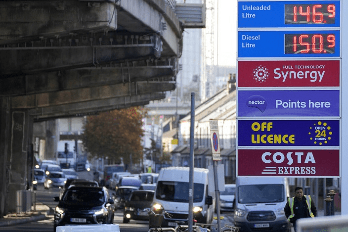 英国亦响应美国释放石油储备的要求。AP图片