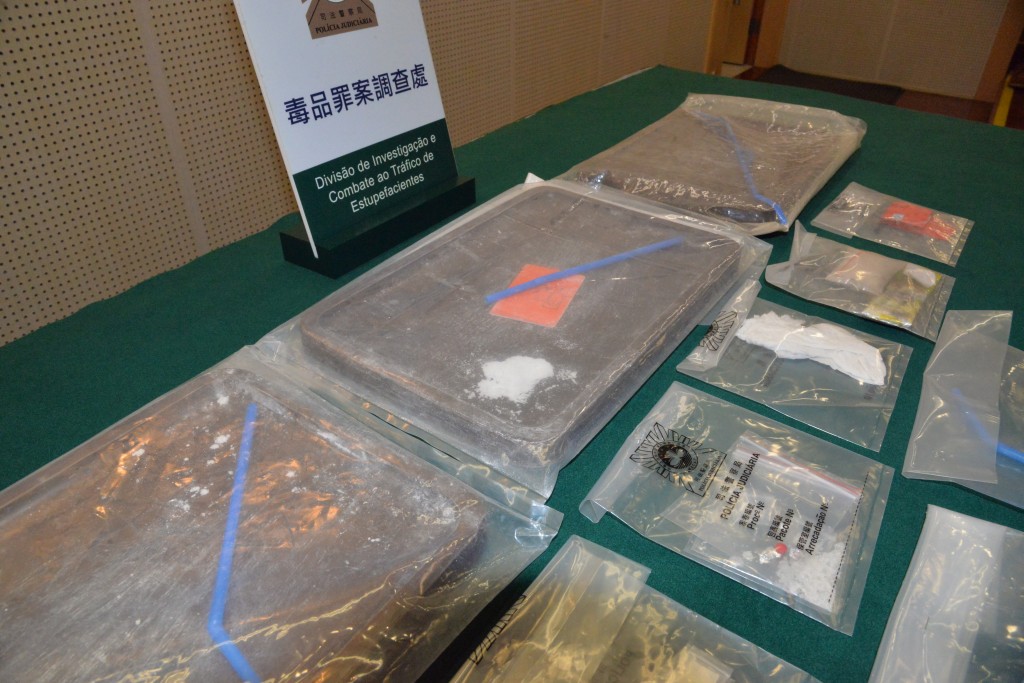 司警起出共值4.2萬元毒品。
