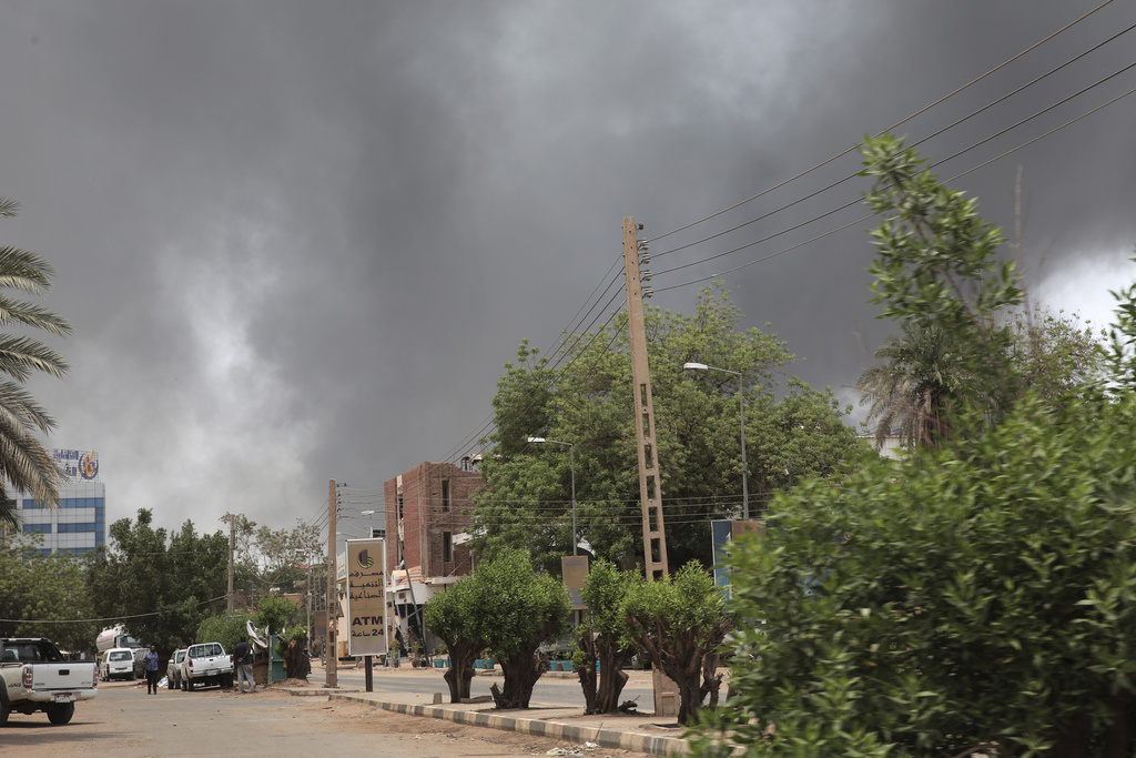 苏丹首都喀土穆激战持续。美联社