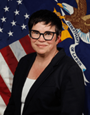 聯邦勞工統計局局長麥肯塔弗(Erika McEntarfer)。維基圖片 聯邦勞工統計局局長麥肯塔弗(Erika McEntarfer)。維基圖片