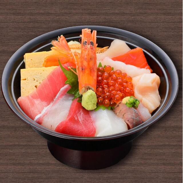 日本美食2023｜香睿刚推介 4.寿司「Sushizammai」 杂锦刺身饭，卖相吸引。