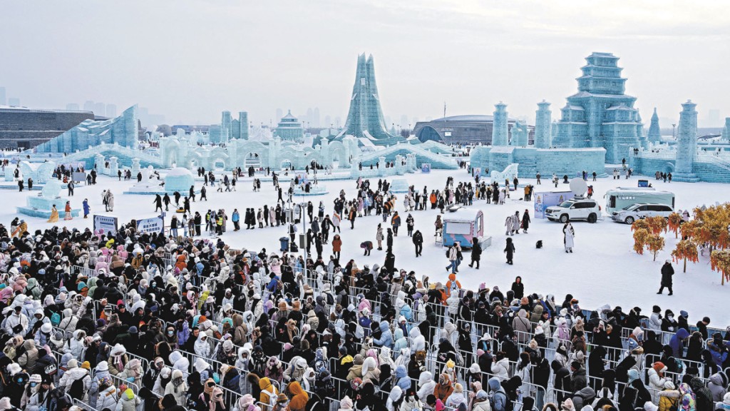 哈爾濱成為這個冰雪季的旅遊熱門地點。新華社