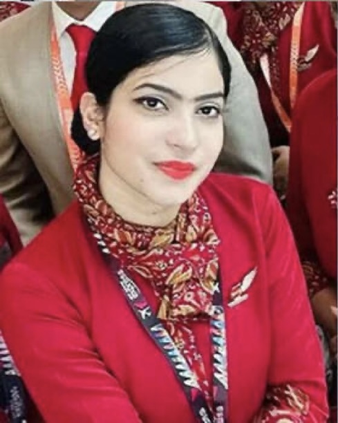素拉比（Surabhi Khatun）任职印度快运空姐。 Instagram